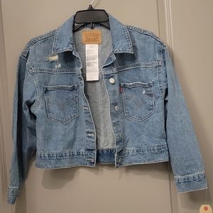 NWT Levi's distressed denim jacket